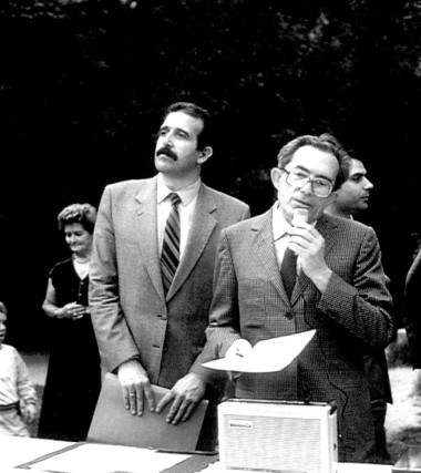 Delfino Insolera e il sindaco Renzo Imbeni in occasione della Festa dell'Estate al Parco Villa Ghigi  - giugno 1985