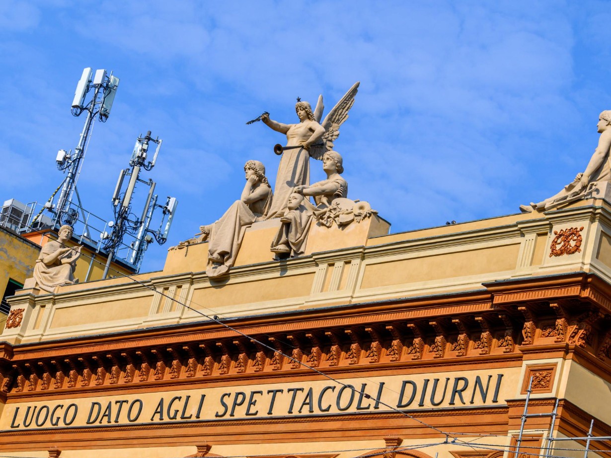 Su il sipario all'Arena del Sole Comune di Bologna