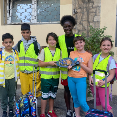 Immagini ripartenza pedibus scuole primarie 18 settembre 2025
