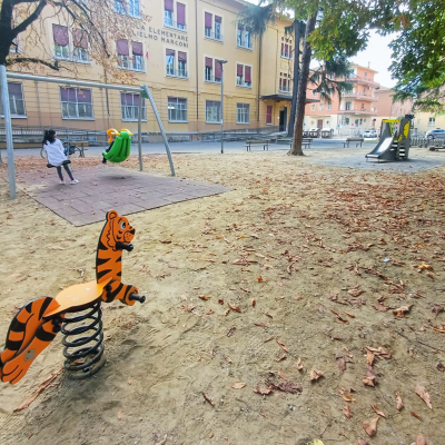 nuova area giochi scuole Marconi