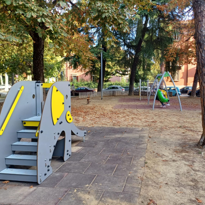 nuova area giochi scuole Marconi
