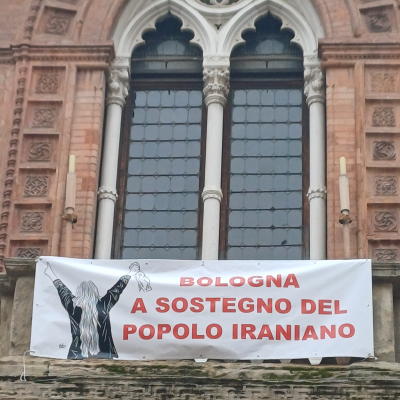 Immagini striscione Iran