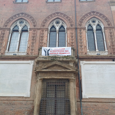 Immagini striscione Iran