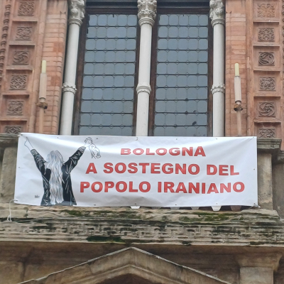 Immagini striscione Iran