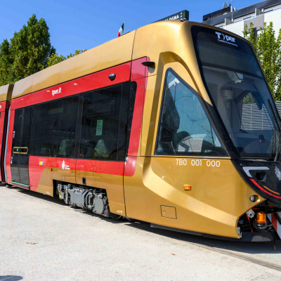 Immagini svelamento primo tram